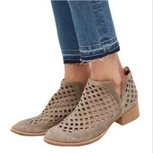 Jeffrey Campbell Taggert Eyelet Booties Size 6 Tan Suede Leather Slip On Boho
